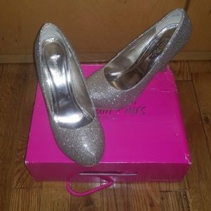 👠💫Gold Heels 💫 👠